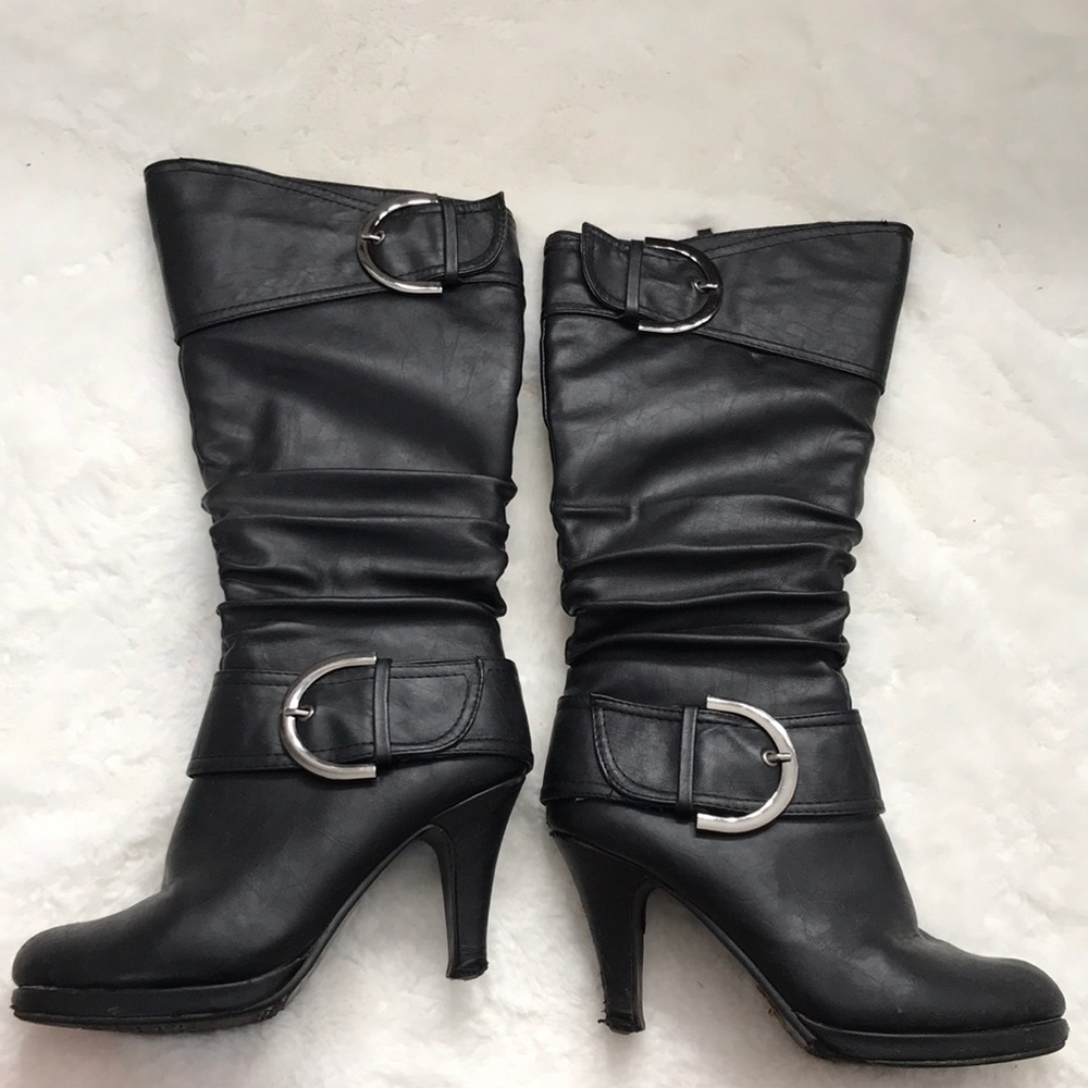 Black heeled boots